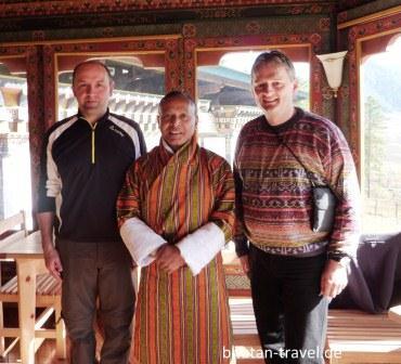 fotograf herbert neumaier bhutan spezialist heinrich heinz minster fr bildung lyonpo khakur s powdyel